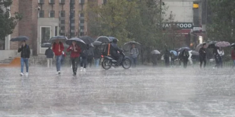 Vranësira dhe reshje shiu në një pjesë të vendit, ja si parashikohet moti për sot