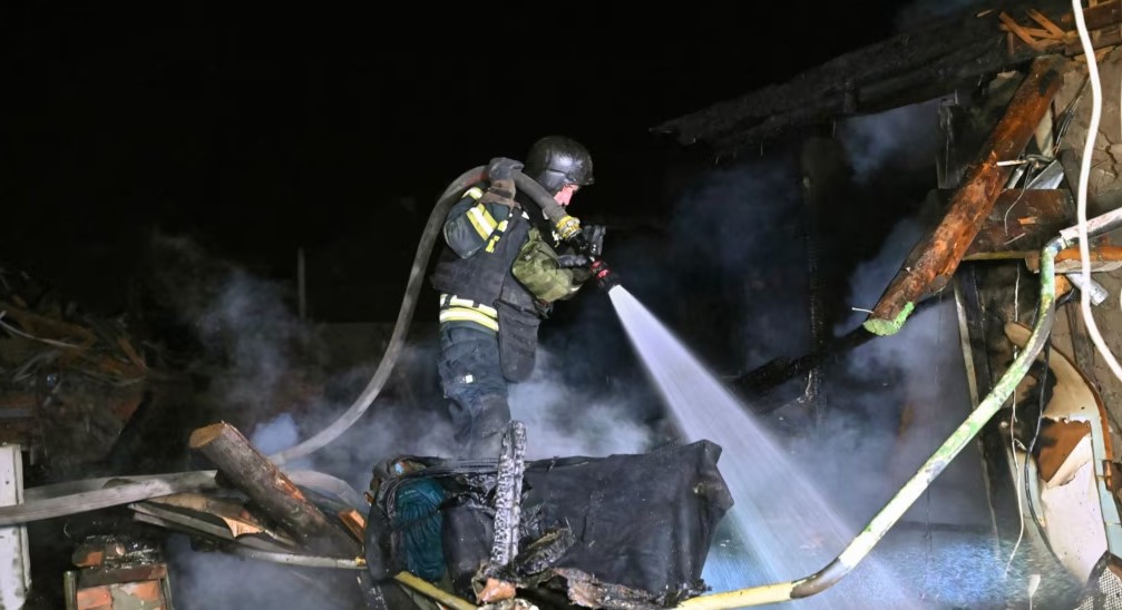 Zelensky i lutet Perëndimit për “reagim të fuqishëm” teksa Rusia shpeshton sulmet