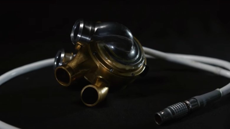 Zemra e re artificiale kalon testin, australiani jeton 100 ditë me pompë titani