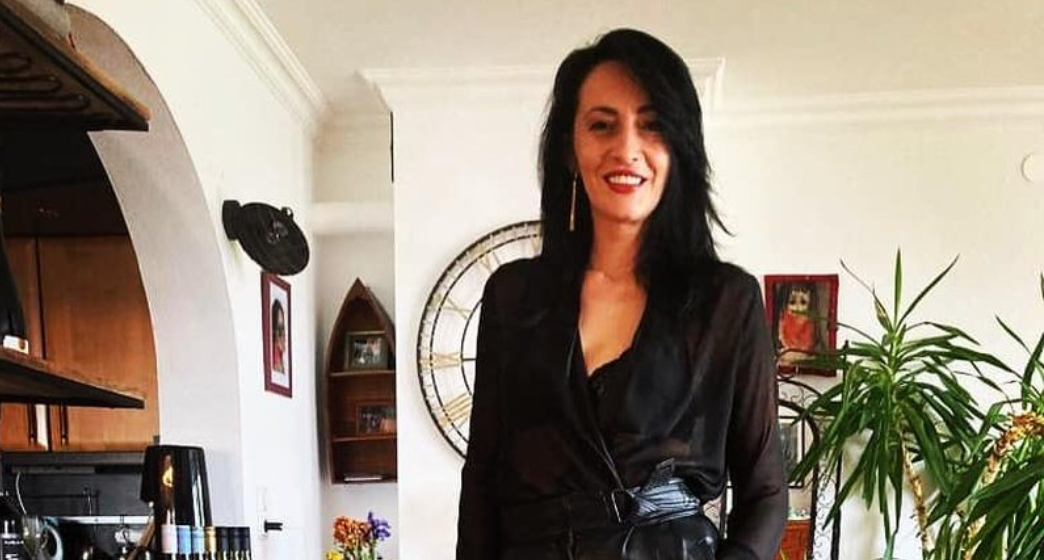 Zhaku: Eskortat e Tiranës prezantohen si këngëtare dhe modele!