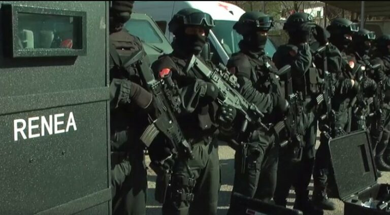 1 vit në arrati/ Organizoi kultivimin e kanabisit në Nikël, arrestohet ish-efektivi i RENEA-s (Emri)