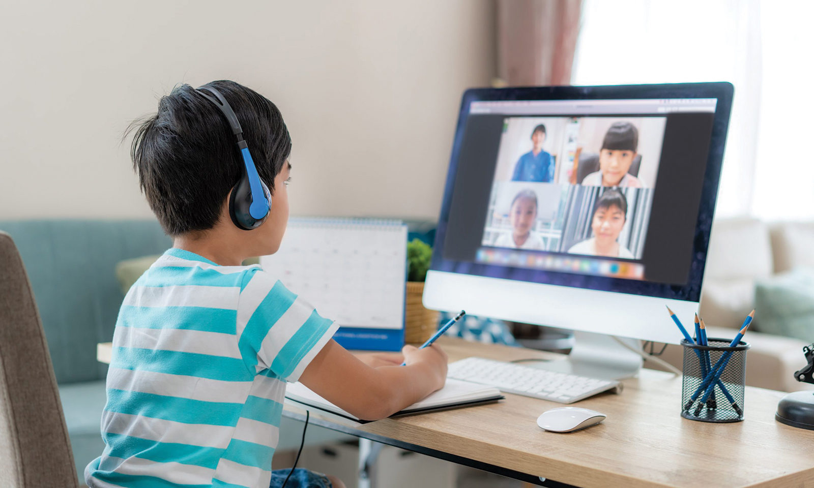 20% e të rinjve shqiptarë përdorin internetin për mësim online, rritje e shpejtë pas pandemisë