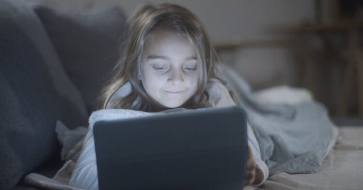 20% e të rinjve shqiptarë përdorin internetin për mësim online