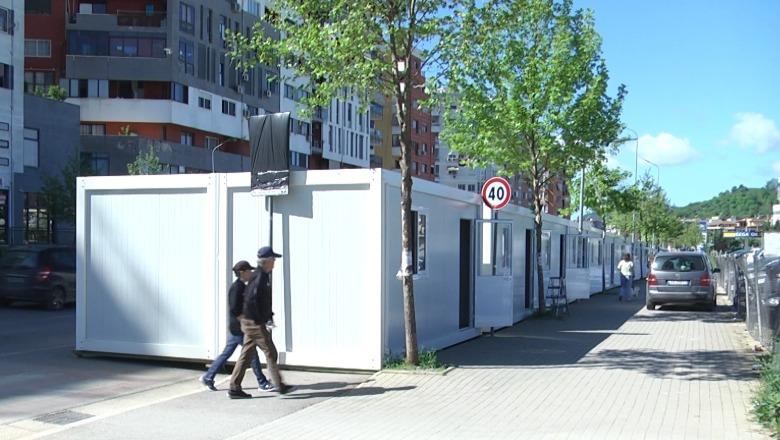 23 qendra votimi në Yzberisht në kontejnerë! Vendosen mbi korsinë e biçikletave e të makinave