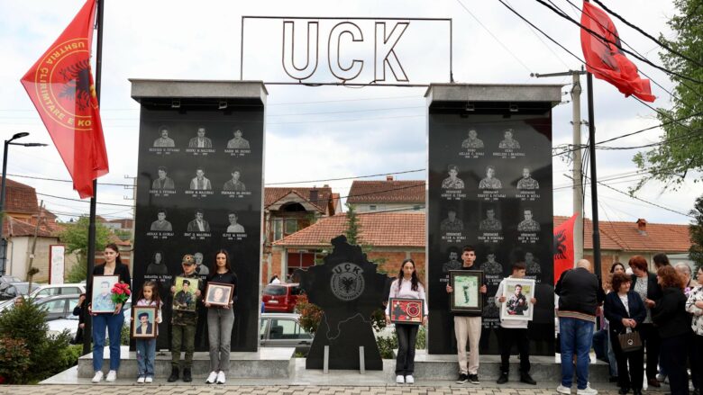 26- vjetori i masakrës së Mejës/ Liderët e vendit kërkojnë drejtësi për vrasjen e 377 civilëve shqiptarë