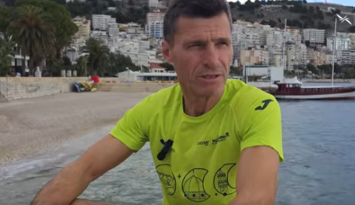 58- vjeçari sarandiot, gati për maratonën e Napolit