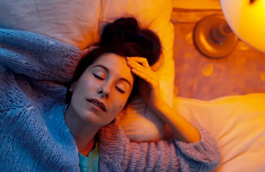 A e dini se çfarë kuptimi kanë pikat që shihni kur mbyllni sytë?