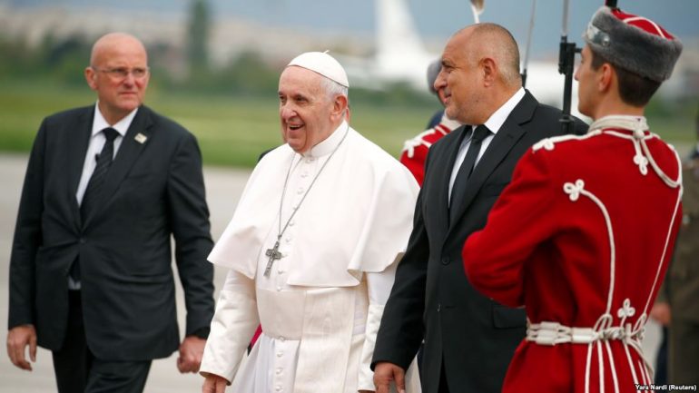 “Ai i dinte emrat e të gjithë fëmijëve…”, famullitari i Gazës tregon telefonatën e fundit me Papën