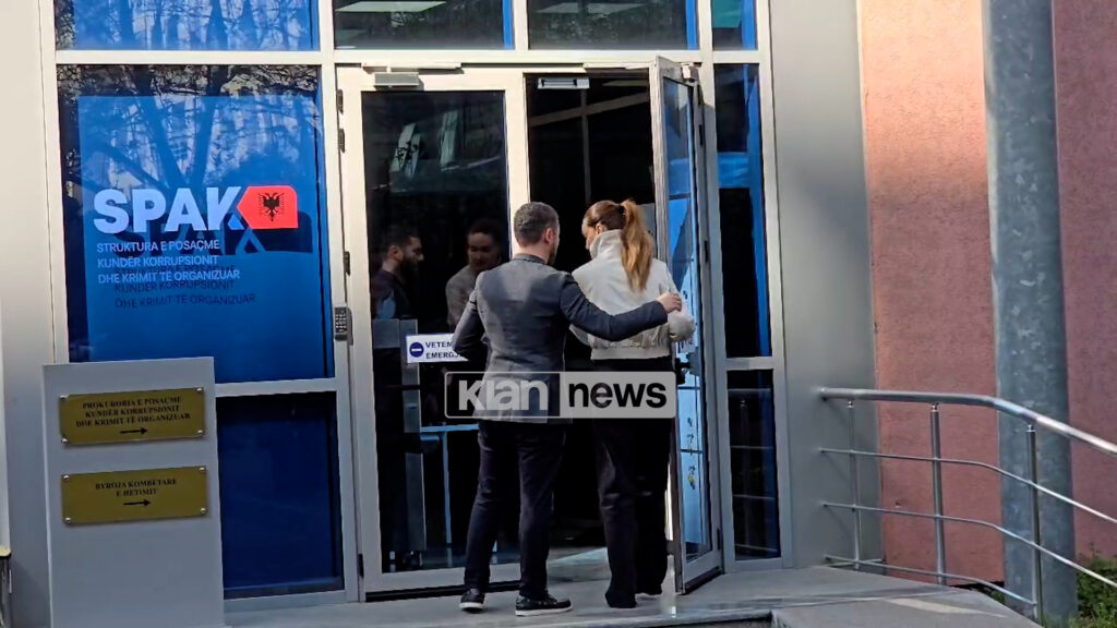 Ajola Xoxa paraqitet në SPAK në zbatim të masës së sigurisë