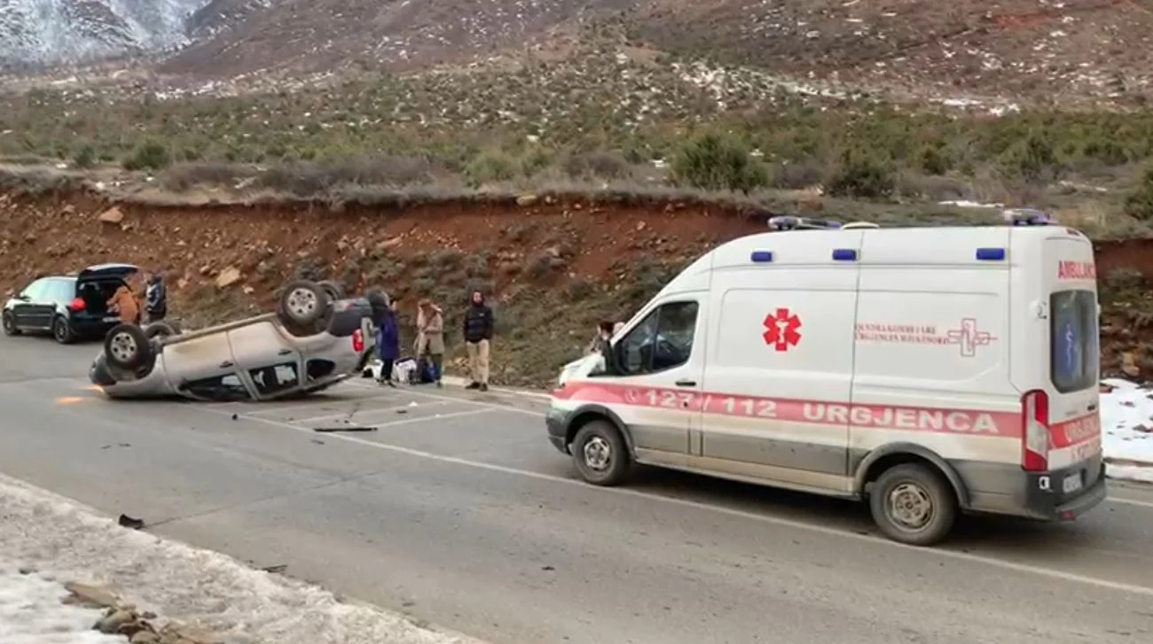 Aksident i rëndë në tunelin e Murrizit, përplasen dy makina, një grua e plagosur rëndë