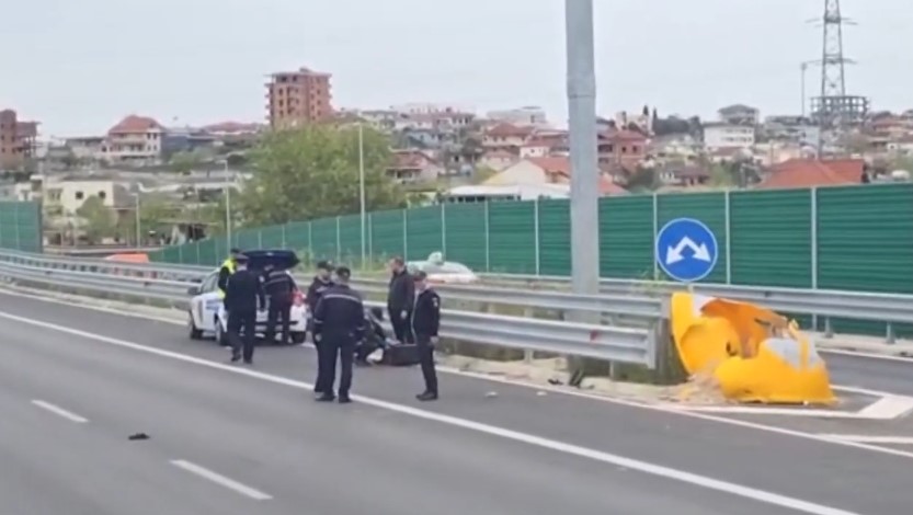 Aksident me 1 viktimë te mbikalimi i Babrroit/ Përplasi dy gra që po kalonin trafikndarësen, arrestohet shoferi…