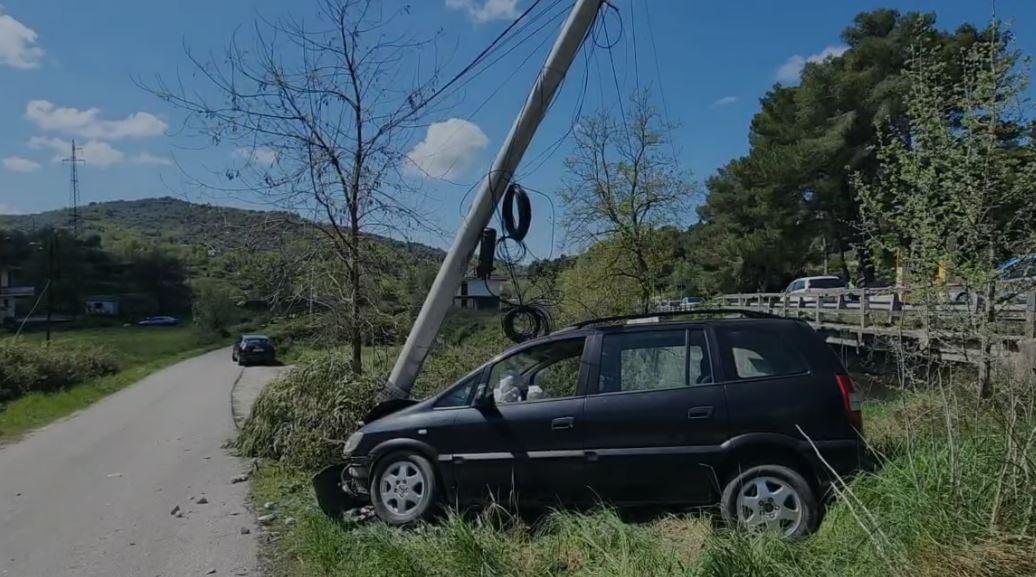 Aksident në aksin Fier-Levan, përfundojnë në spital dy persona