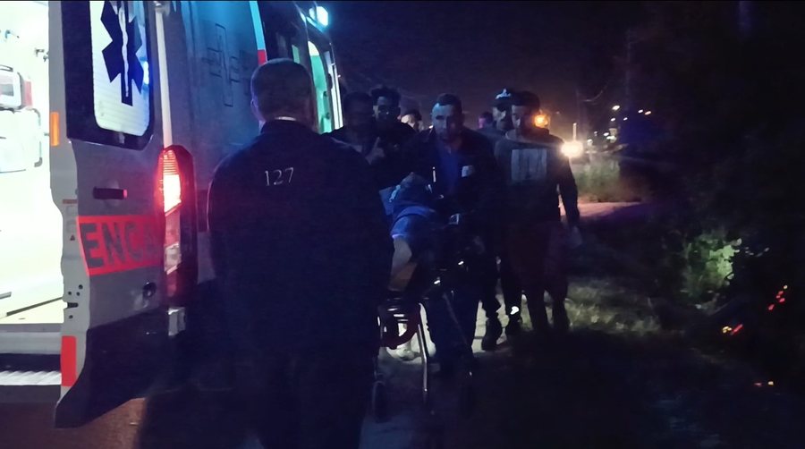 Aksident në Lushnje, motori bie në kanal, shpëton për mrekulli 17 vjeçari