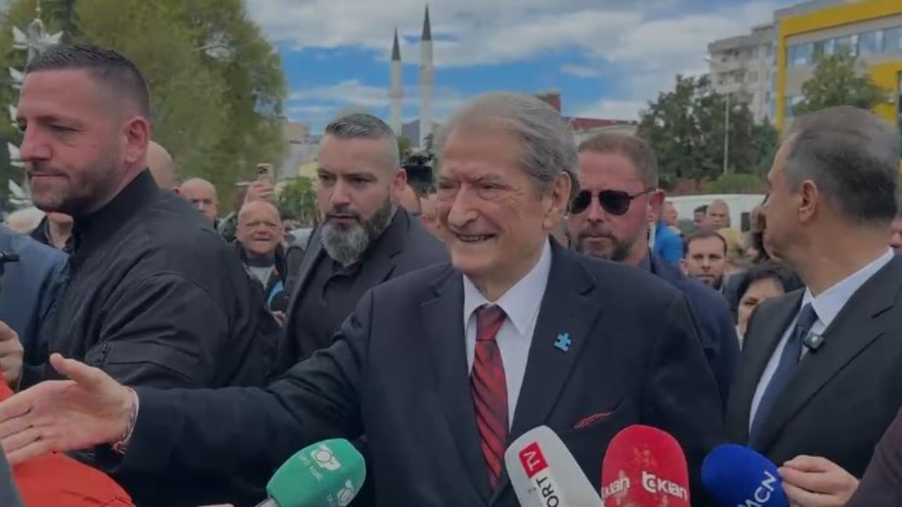 Akuza e SPAK ndaj Bardh Spahisë, Berisha: Mbrojti institucionin, shpejt merrni vesh çfarë përfaqëson kryebashkiaku i Dobraçit.