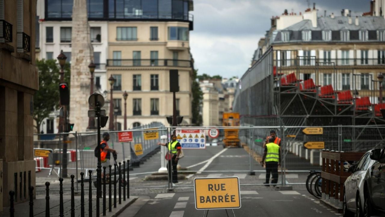 Alarmohet Parisi! Policia evakuon disa ndërtesa pas kërcënimit për bombë në një gjykatë