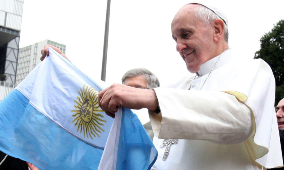 Argjentina shpall 7 ditë zie për ndarjen nga jeta të Papa Françeskut