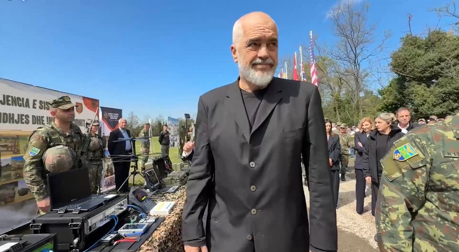 Arritjet dhe sfidat e të ardhmes në fushën e mbrojtjes, Rama dhe Vengu në Zall Herr, njihen me kapacitetet e ushtrisë