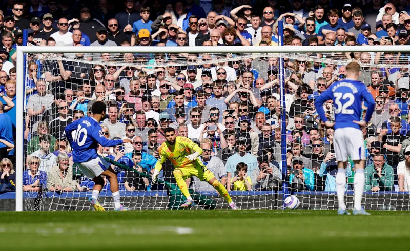 Arsenali ndalet nga Evertoni, nesër Liverpool-i mund “të arratiset” në +14 pikë