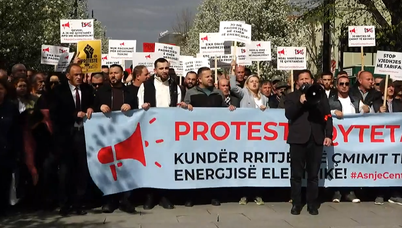 “Asnjë cent më shumë”: Të premten protesta tjetër kundër shtrenjtimit të rrymës