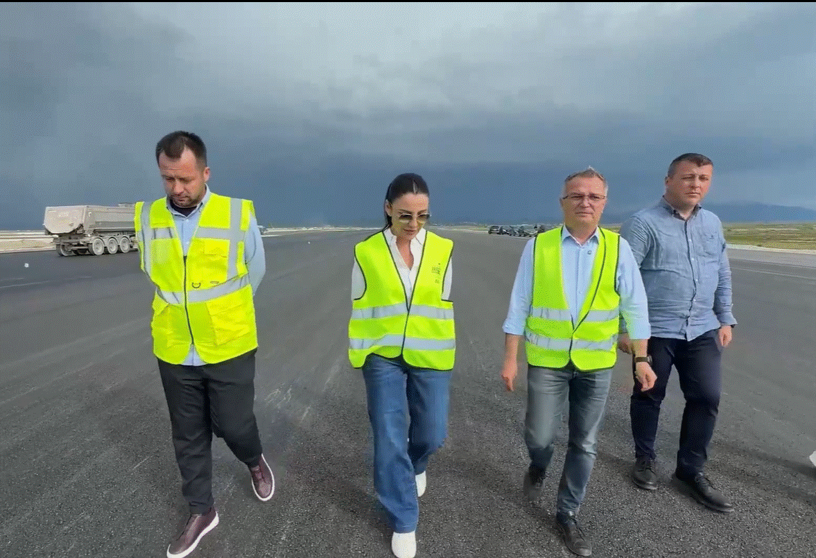 Balluku inspekton punimet në aeroportin ndërkombëtar të Vlorës: Do respektohen afatet, fluturimi i parë më 8 maj