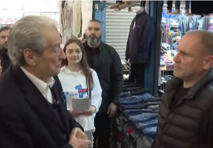“Bashkisë do ja vendosim kufirin te thana”, Berisha në tregun industrial të Tiranës: Do falim të gjitha gjobat për bizneset e vogla!