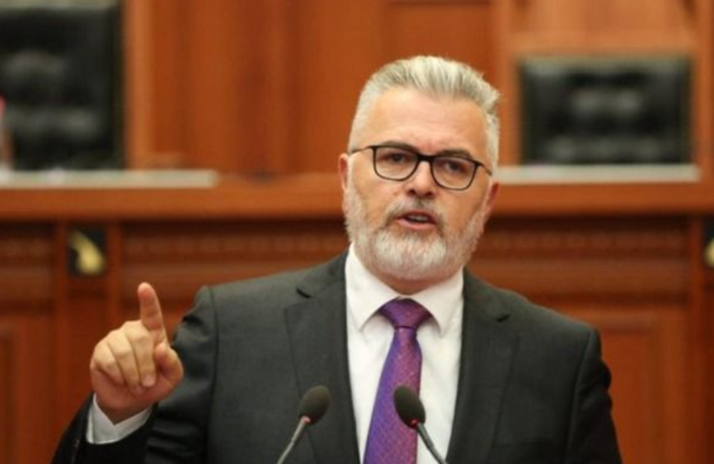 “BE s’është parajsë, as ne engjëj. Edhe atje luftohet me korrupsionin”, Toni Gogu: Mandati i 4 ka të bëjë me anëtarësimin dhe vazhdimin e reformave