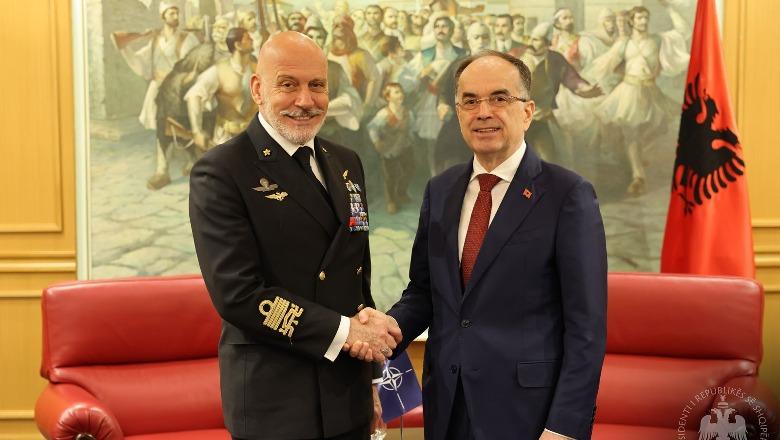 Begaj takim me kryetarin e Komitetit Ushtarak të NATO-s: Prania e Aleancës dhe KFOR-it në rajon, garanci sigurie