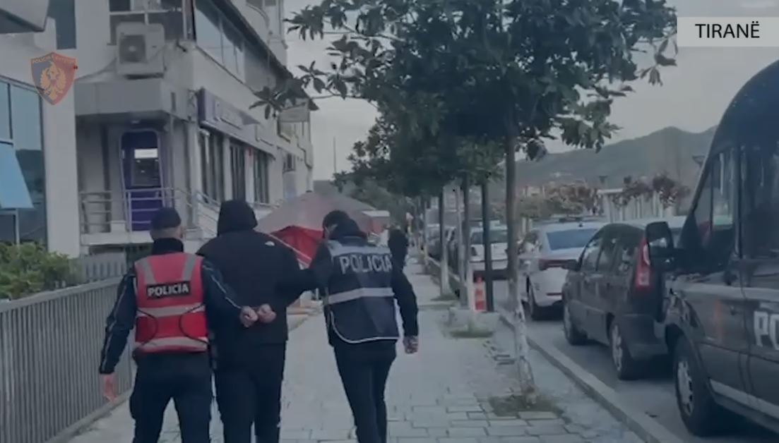 Bëri për spital punonjësen e OSHEE, 38-vjeçari ende në arrati, polica prangos bashkëpunëtorin: E ndihmoi të…(EMRI)