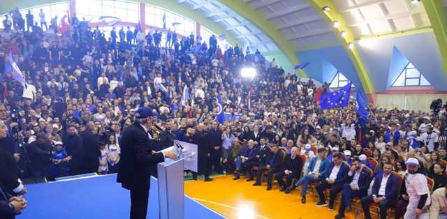 Berisha: Do dyfishojmë buxhetin për shëndetësinë dhe arsimin! Rroga e mësuesit do të jetë 1500 euro!