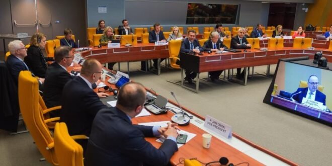 Berisha me grupin konservator në KE: Rama po përdor paratë e dr@gës dhe krimit në zgjedhje