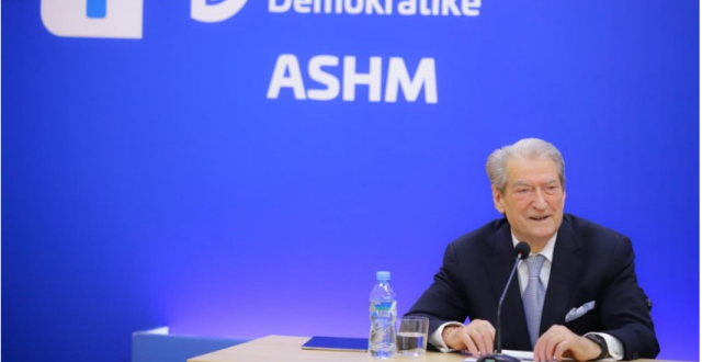 Berisha: Narkodiktatura mori goditjen më të rëndë në dy tempujt e demokracisë në Europë!