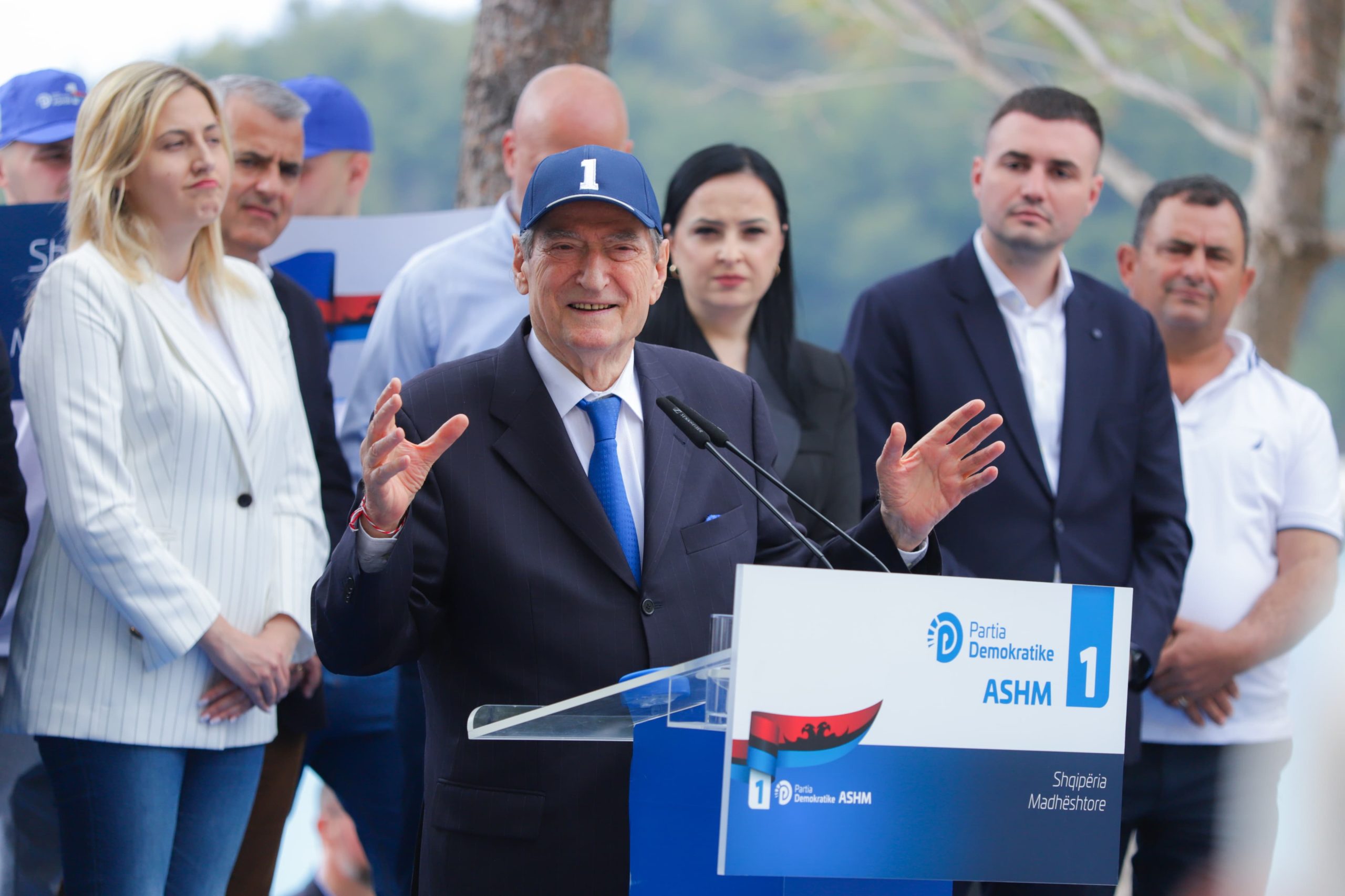 Berisha në Himarë: Ju kthej pronat, Vangjel Tavo dhe Edi Rama grabitën tokat në Gjipe