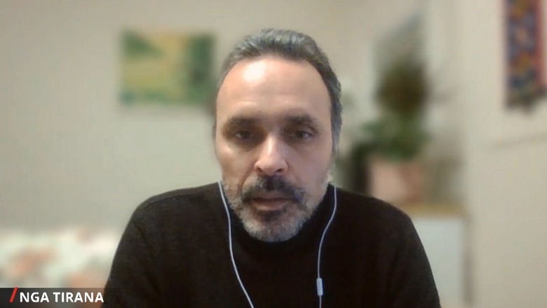 Berisha në krahë me LaCivita, Mërtiri: Në kushtet që është kreu i PD, nuk ka PR që i bën derman!