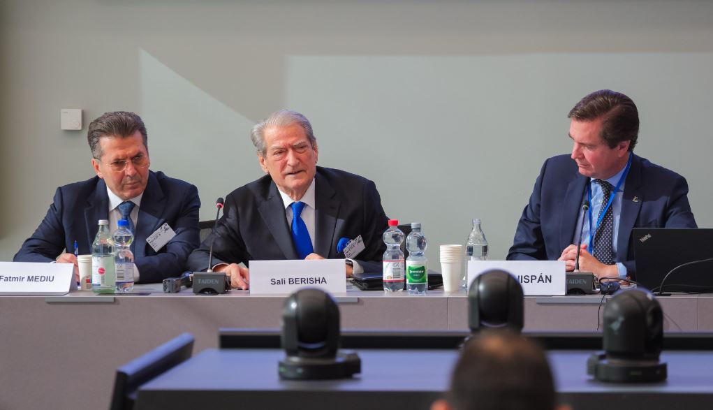 Berisha në PPE: Për të siguruar një mandat të katërt, Edi Rama burgosi liderët e partive kryesore opozitare