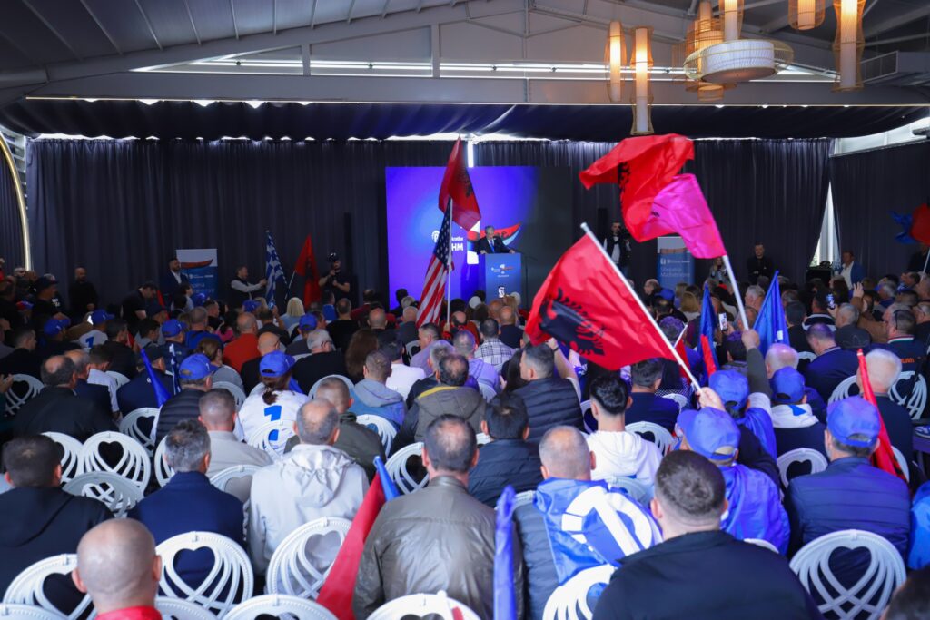 Berisha në Selanik kërkon votën e shqiptarëve: Më 11 maj përmbysni narkoshtetin