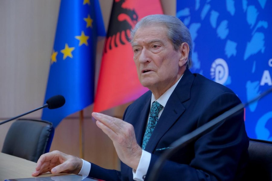 Berisha njofton: Fushata elektorale do të hapet me 11 prill në Tiranë. Në 11 Maj, shqiptarët do votojnë origjinalin, jo kopjen