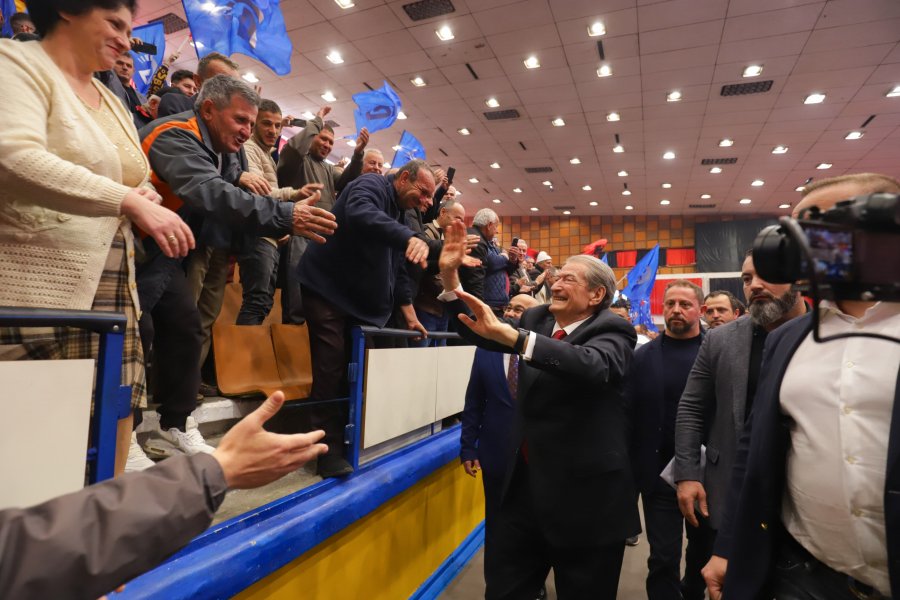 Berisha njofton takimin për prezantimin e kandidatëve të ‘Aleancës Shqipëria Madhështore’ në Lezhë