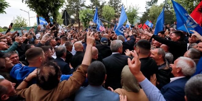 Berisha paralajmëron Ramën: Larg duart nga fëmijët dhe familja shqiptare!