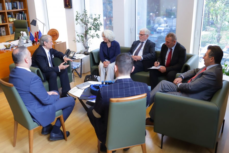 Berisha pret delegacionin e OSBE-së: Bandat kriminale u fuqizuan nga qeveria, Rama po përdor…