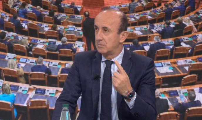 Berisha prezanton kandidatët në Elbasan, Dash Sula: Kryemagjistarët e listave e kthyen statutin e PD në letër bakalli