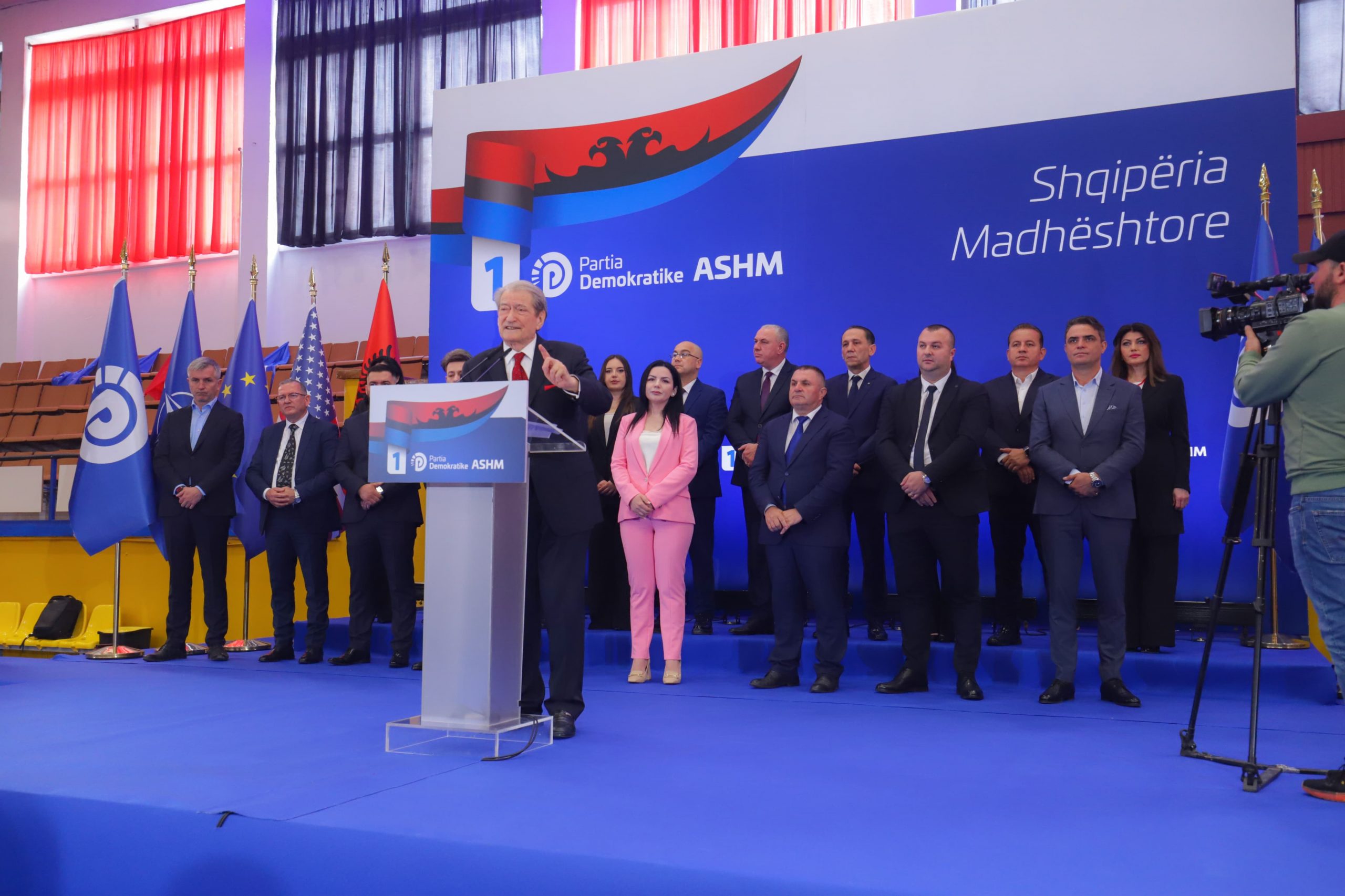 Berisha prezanton programin e tij: Në 100 ditë qeverisje, do zhdukim varfërinë