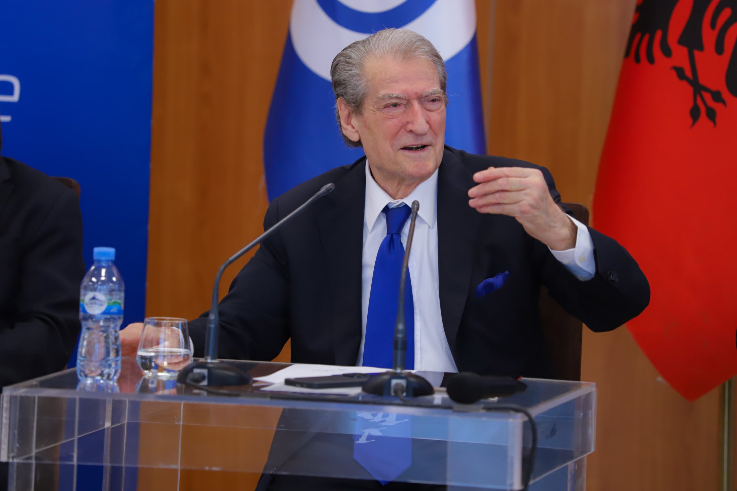 Berisha prezanton programin për bimët medicinale: Do negociojmë për zero tarifa me SHBA! Do u kompensojmë për eksportet