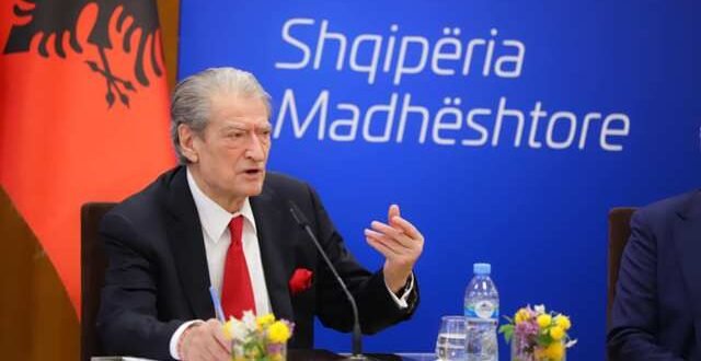 Berisha: Rama pranon orë 500 mijë euro dhuratë! Këta janë çmendur pas luksit, po vjedhin me ligj edhe fondet e invalidëve për tu zhytur në luks