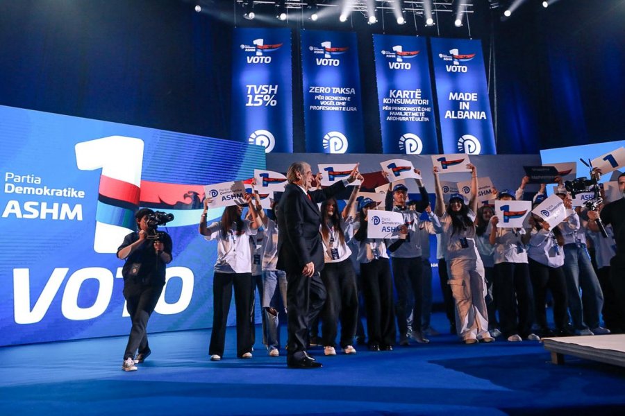 Berisha-Ramës: Shqipëria të ka braktisur, të gjithë e panë sheshin bosh. Mos e përdor pasaportën kallp evropiane për të mbuluar vjedhjet e tua