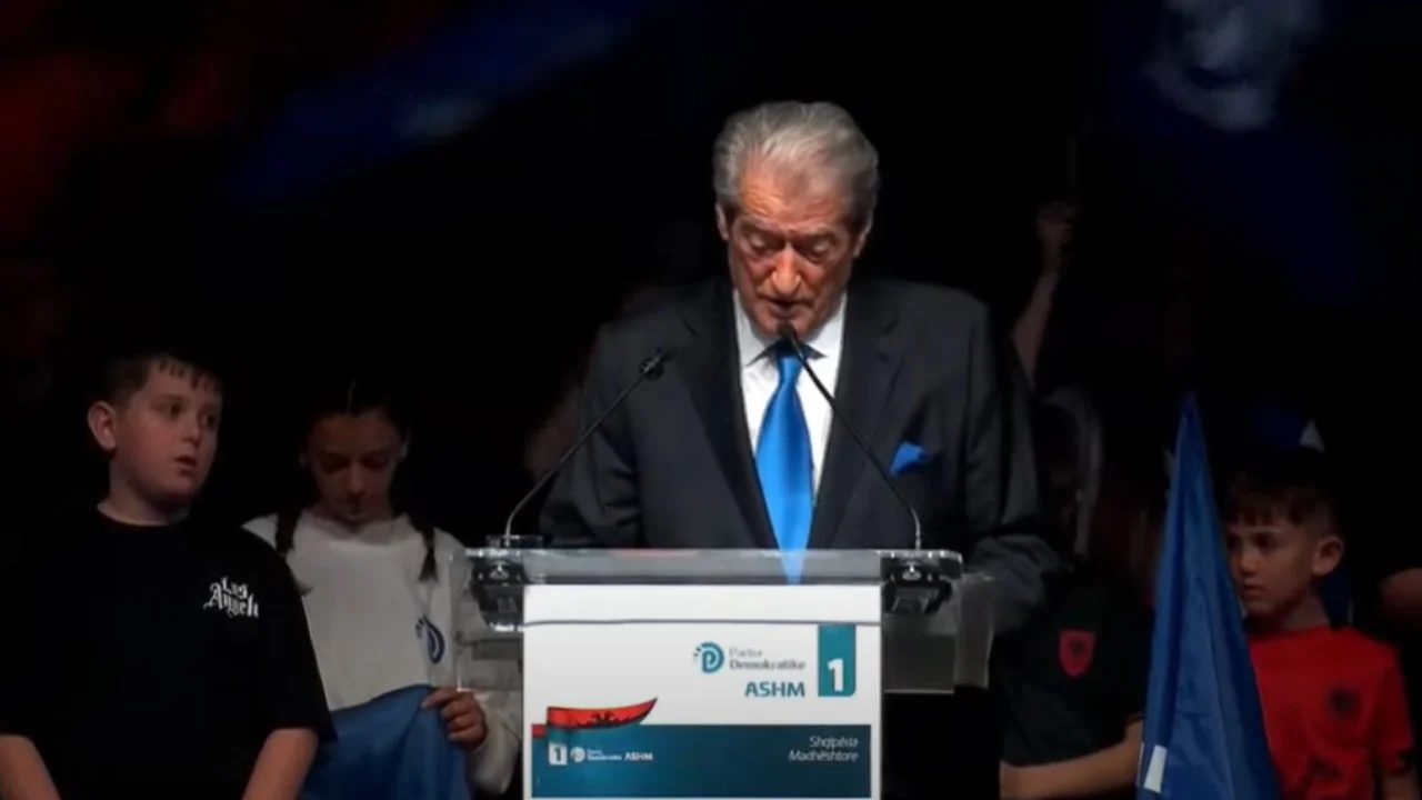 Berisha takim me shqiptarët në Itali: Të shpëtojmë Shqipërinë nga diktatura e dytë