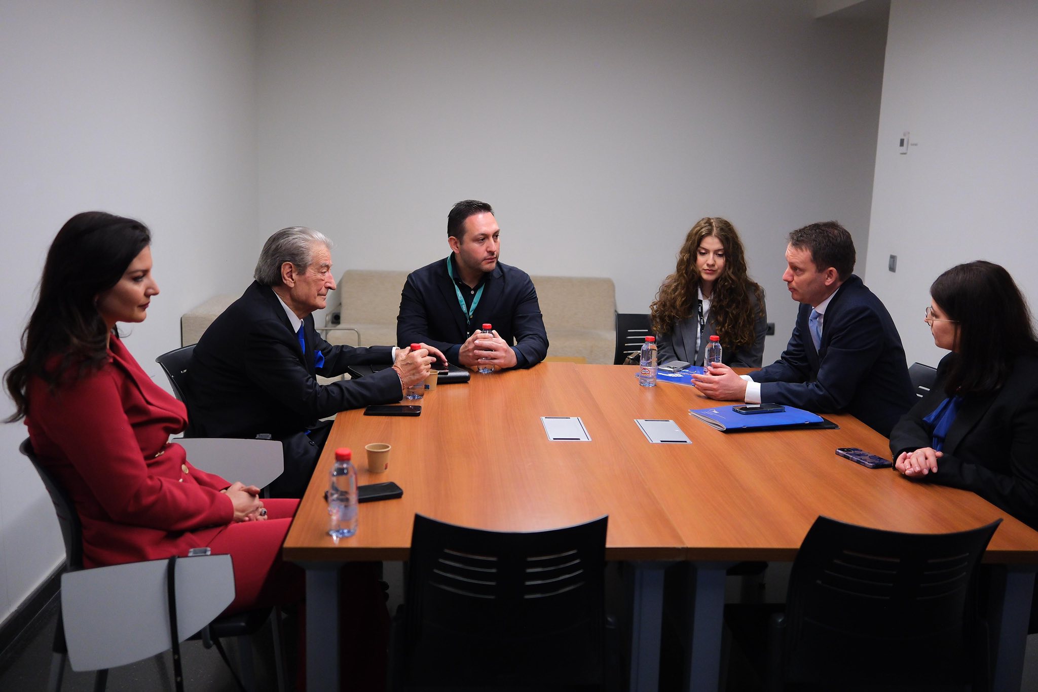 Berisha takon Zëvendëspresidentin e PPE në Valencia: Diskutuam për rëndësinë e zgjedhjeve në Shqipëri