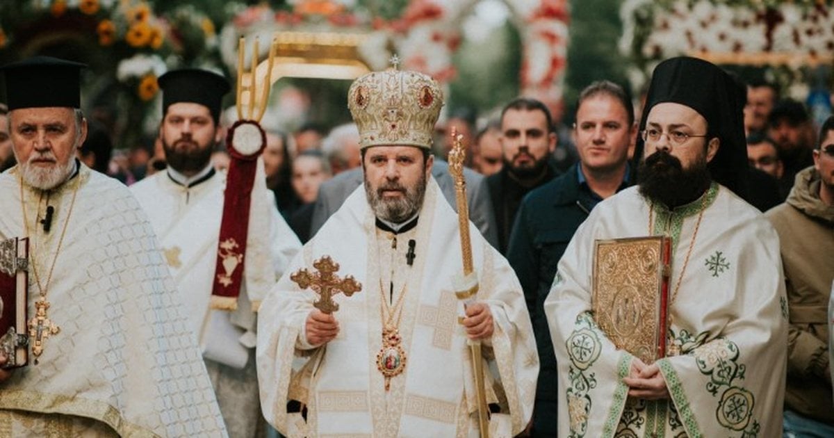 Besimtarët katolikë dhe ortodoksë kremtojnë Pashkët, mesazhi i Kryepeshkop Joanit: Sakrificat janë të domosdoshme për shërimin shpirtëror