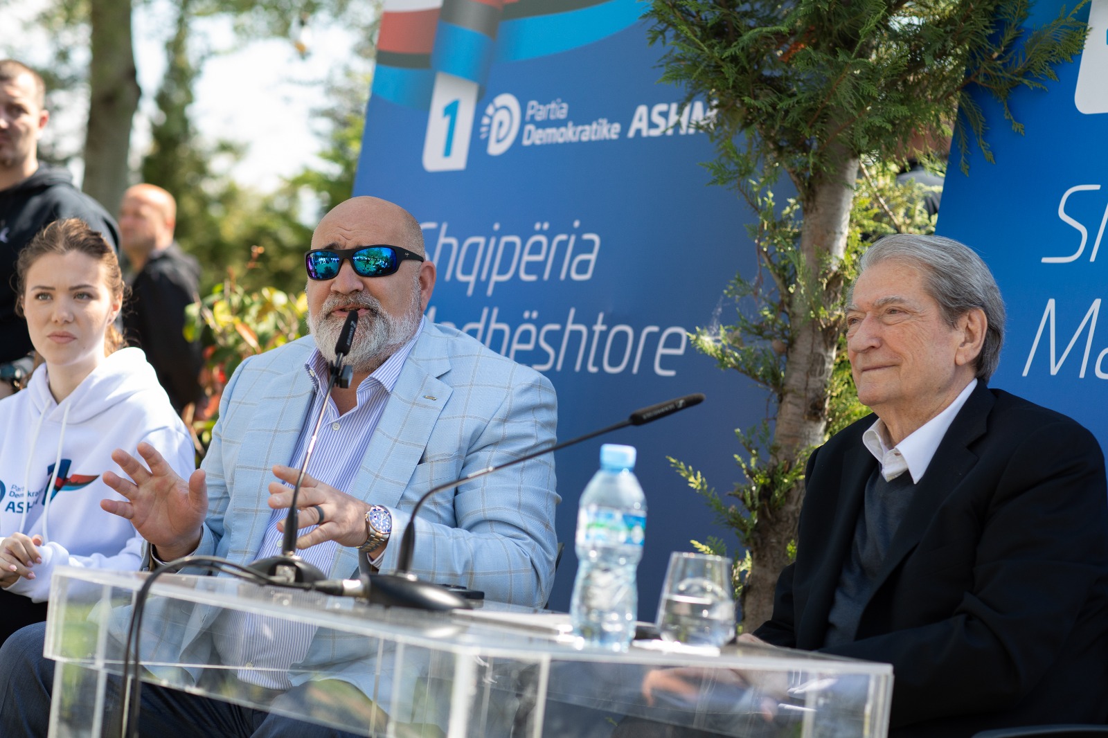 “Bota drejtohet nga ata që ngrihen”, LaCivita dhe Berisha me të rinjtë: Shqipërisë sot i duhen misionarë, zëri juaj duhet të dëgjohet