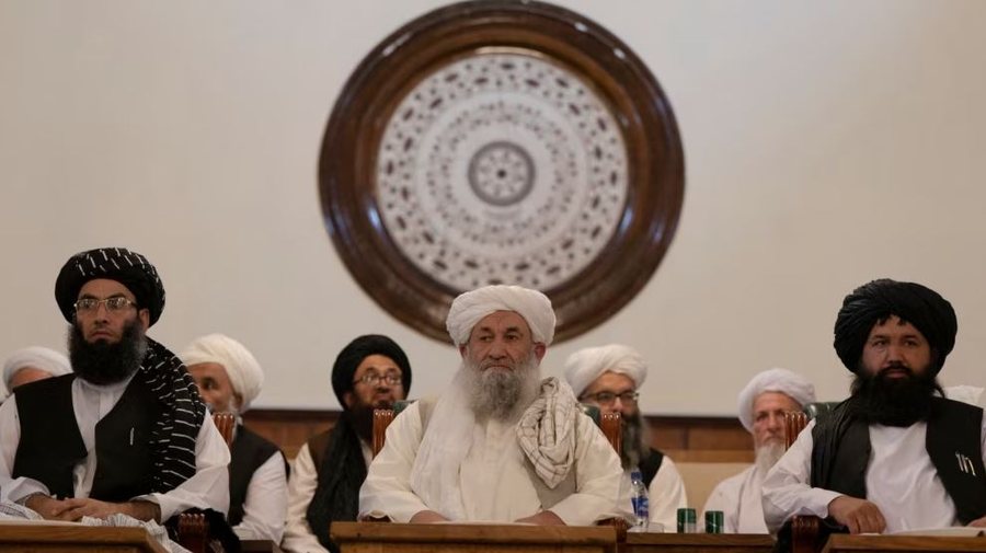 Bota reagon pas ekzekutimeve publike në Afganistan