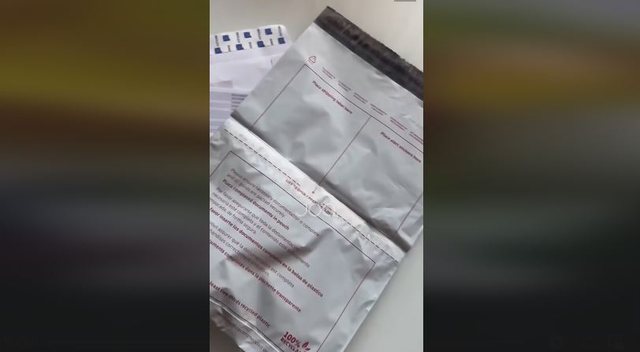 Çfarë po ndodh me votimin në diasporë? Emigrantja merr zarfin nga KQZ-ja pa fletën e votimit brenda (Video)